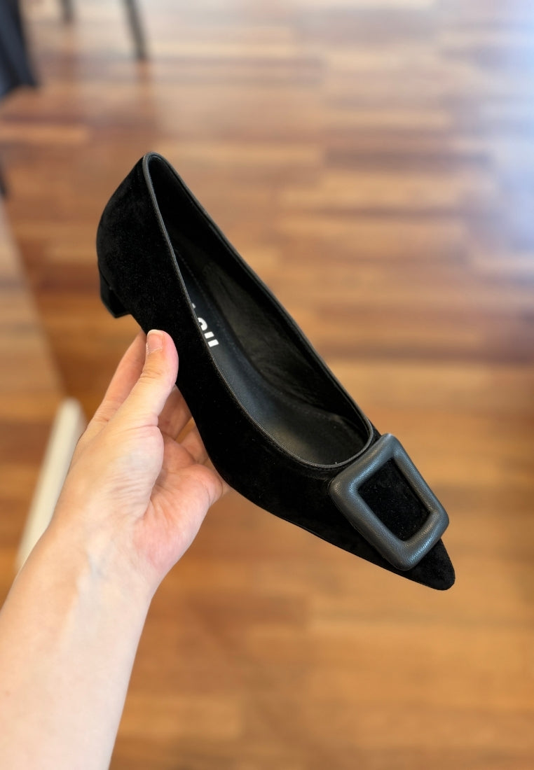611Z31 - Black