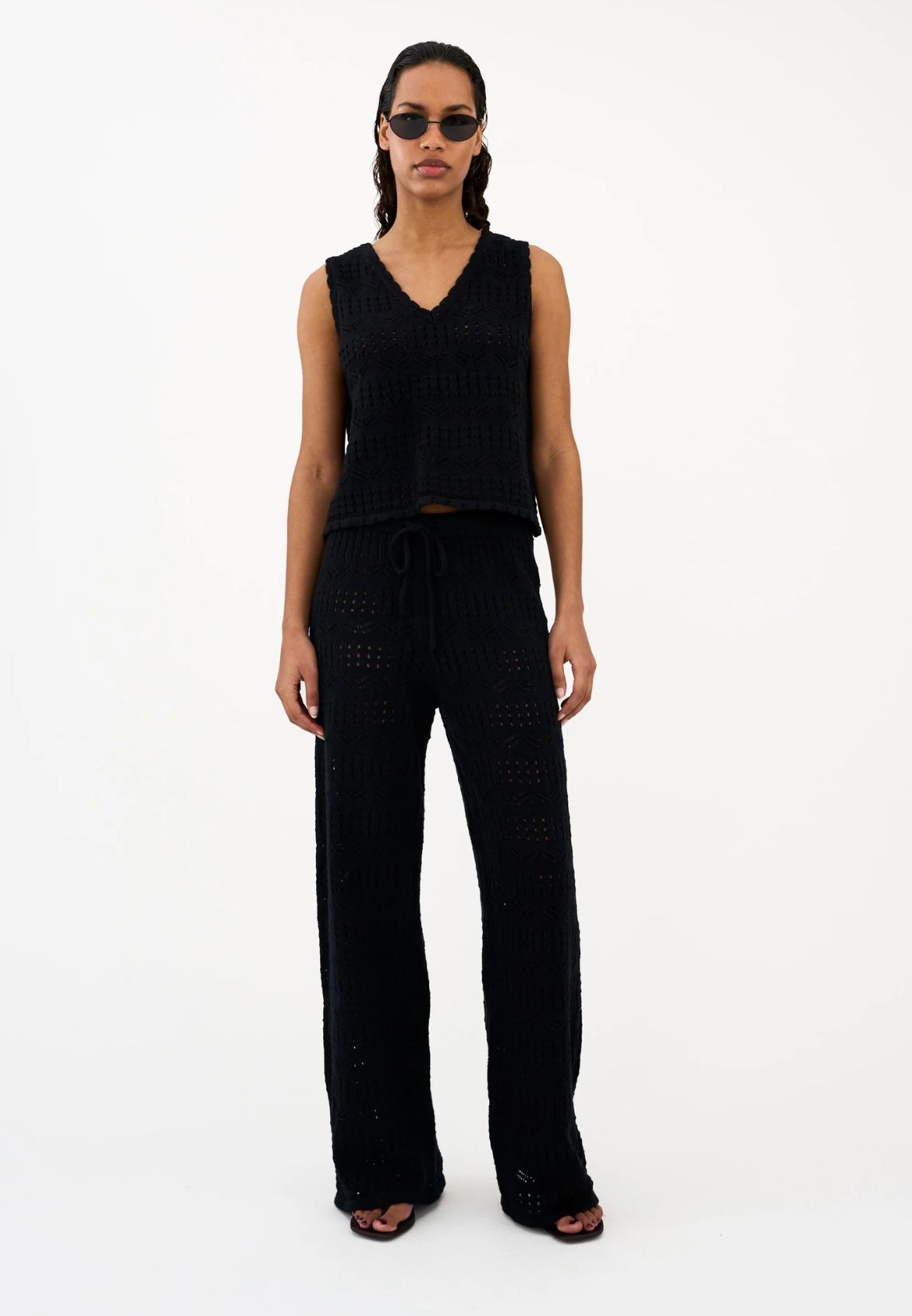 Breeze Crochet V-neck top - Black
