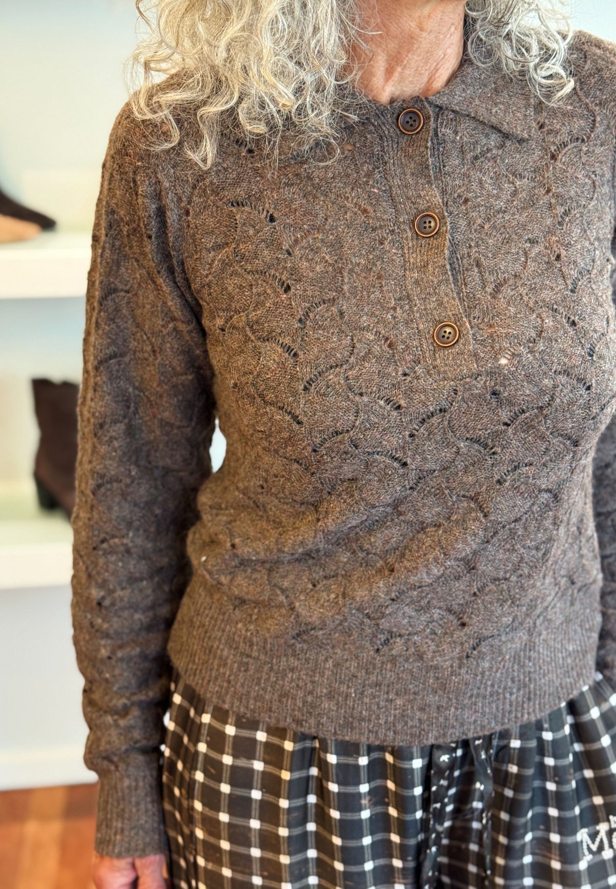 Elia Crochet Placket striktrøje - 517 Brown