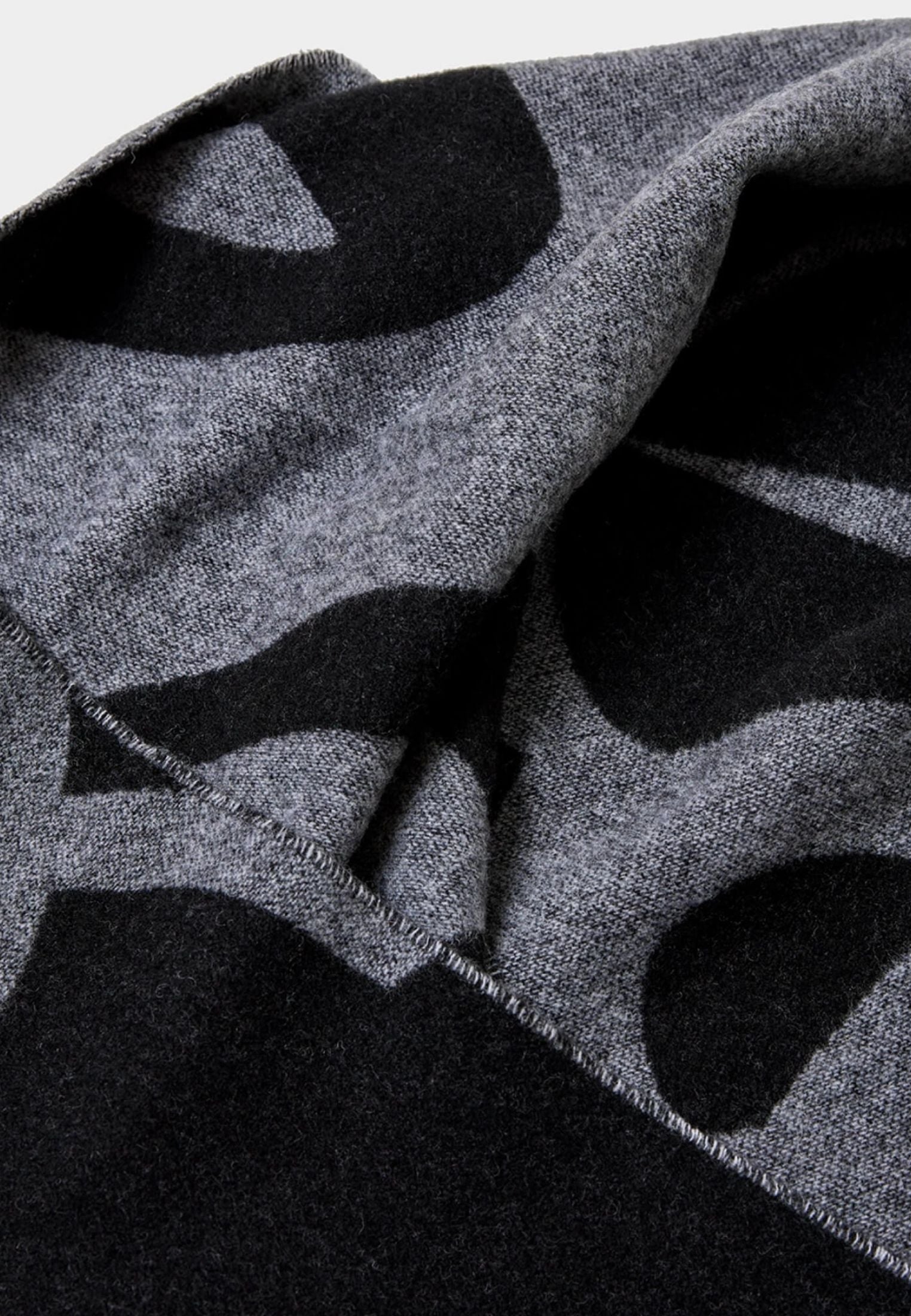 Lala Scarf 4 Wool Mix - Black