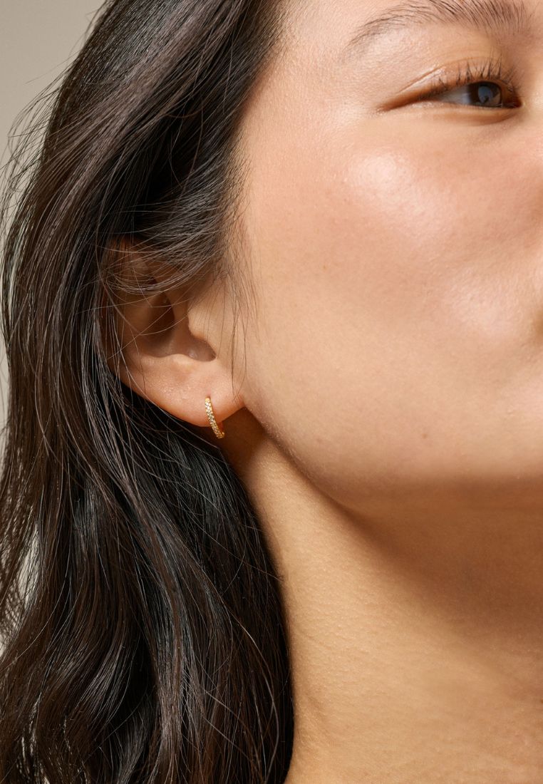 Petite Flora ørering 8mm - Gold