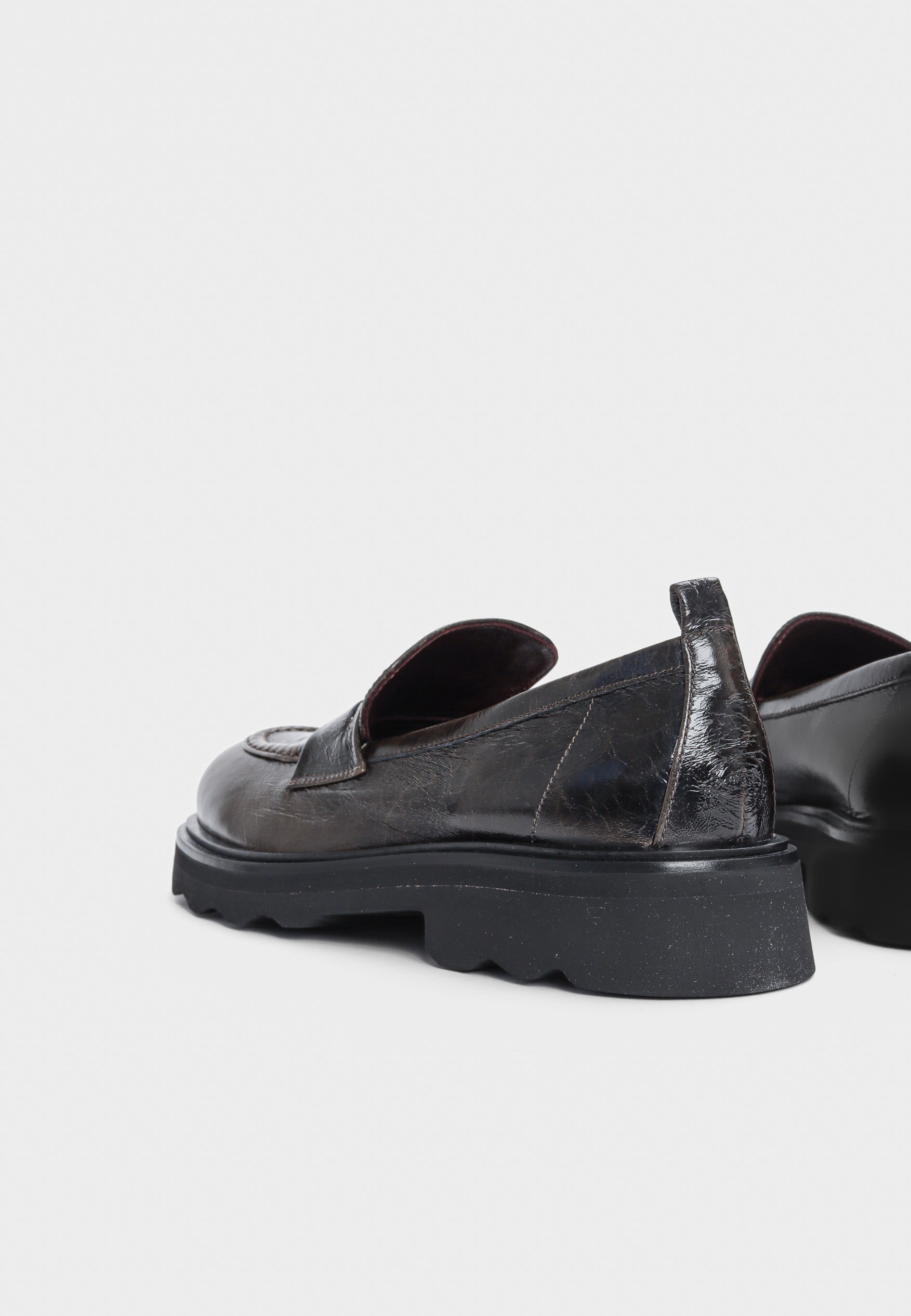 2205 loafer - Naplak Coffee