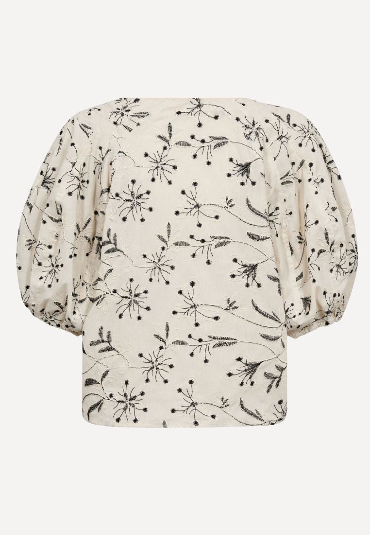 CarenaGO bluse - Creme/Black Embroidery