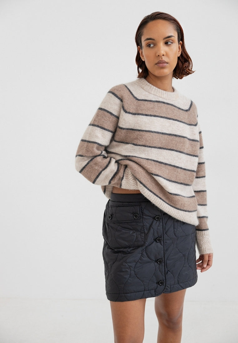 Nanna striktrøje - Camel Stripe